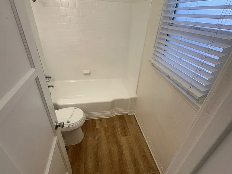 715 — Photo 19