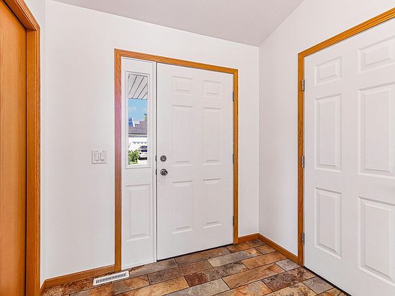 2nd image of 6905 Buckhorn Dr