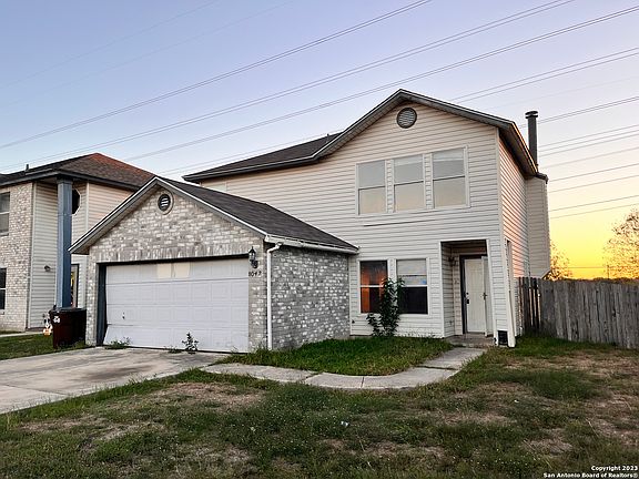 3rd image of 8042 CHESTNUT ASH DR