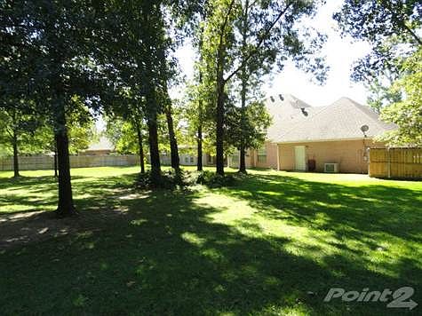 Right rear corner view