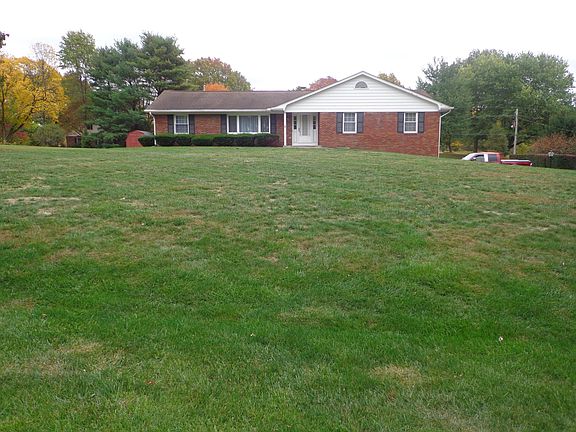 2nd image of 1842 Rosewood Dr NE