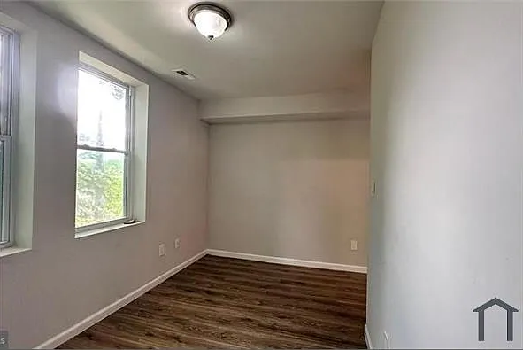 2 bed, 650 sqft, $1,598 — Photo 1