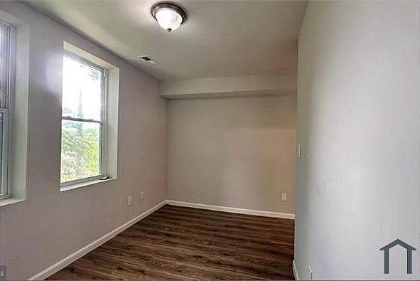 1st image of 2808 Pomeroy Rd SE #4