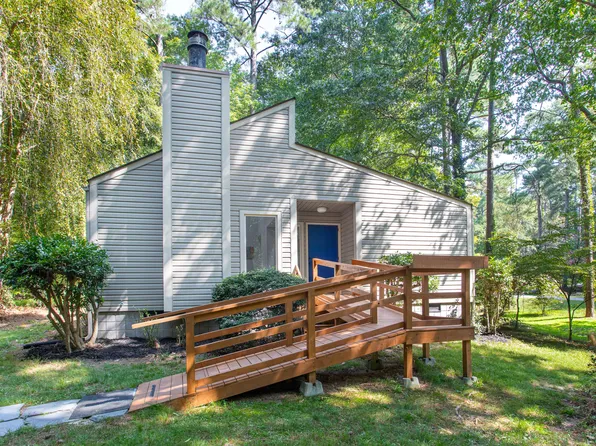 103 Briar Patch Ln, Chapel Hill, NC 27516