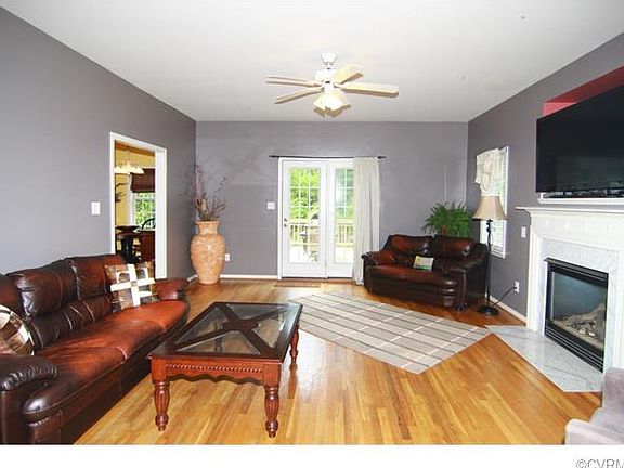 3rd image of 3204 Merritt Pl