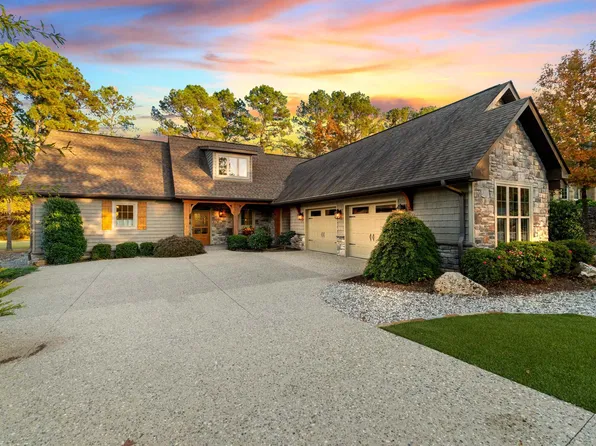 10 Gijon Ln, Hot Springs Village, AR 71909