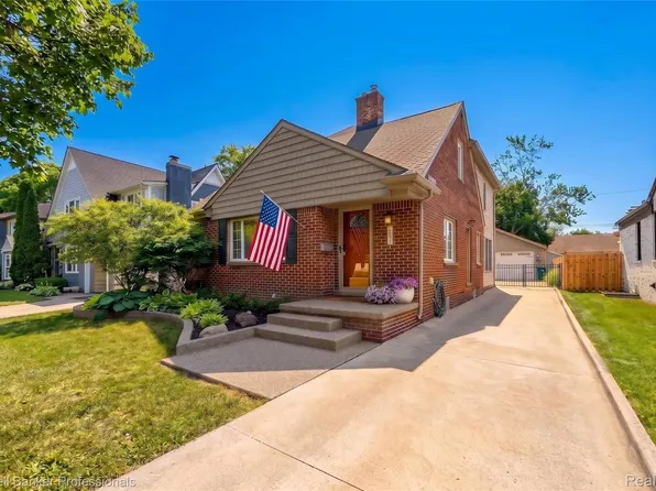 2666 Windemere Rd, Birmingham, MI 48009