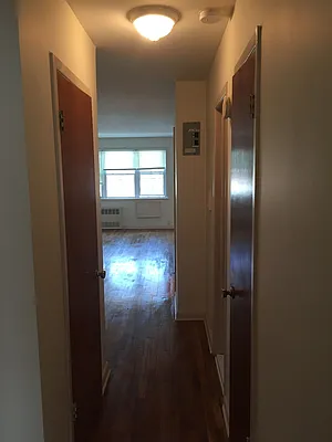 Rented by Metroline Realty | media 30