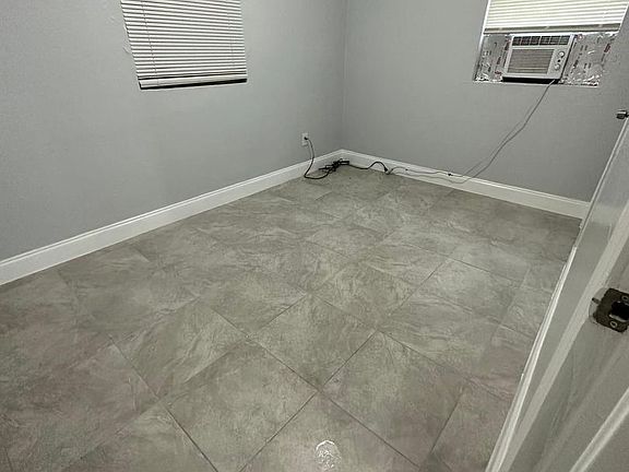 5th image of 1046 W 8th St #1048
