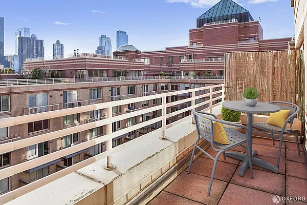 Sold by Oxford Property Group | media 14