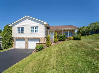 1429 Palace Dr, Morgantown, WV 26508