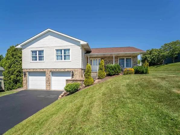 1429 Palace Dr, Morgantown, WV 26508