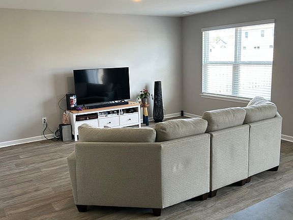 3rd image of 1848 Fox Trace Cir