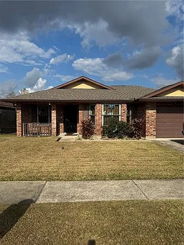 3 bed, 2.0 bath, 1218 sqft, $1,800 — Photo 1