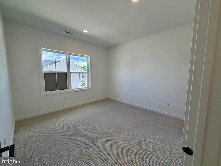 517 Anfield Rd — Photo 16