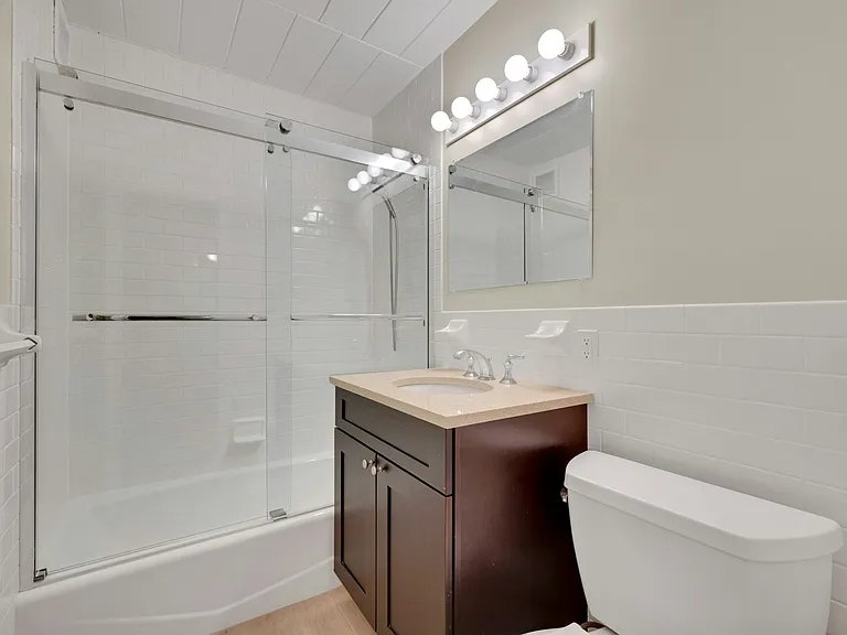 Elide House 505 — Photo 12