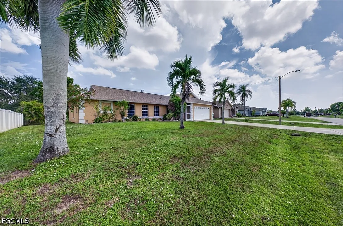 3 bed, 2.0 bath, 1232 sqft, $2,000 — Photo 4