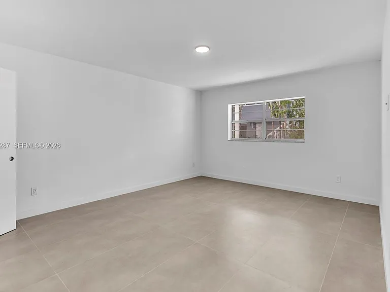 1130 102nd St #1 — Photo 16