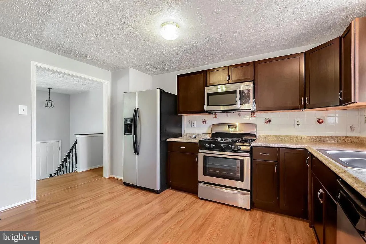 1 bed, 2656 sqft, $700 — Photo 3
