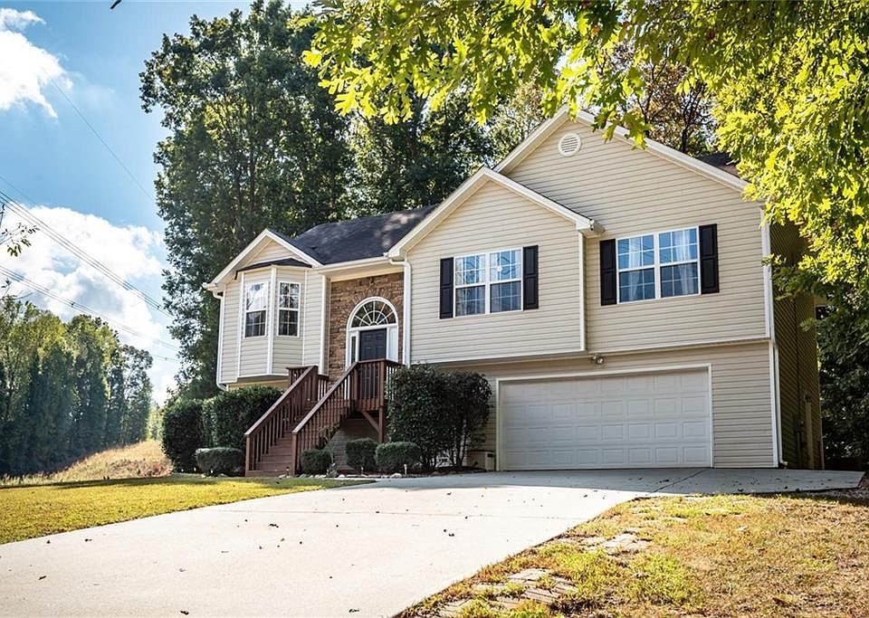 1st image of 4490 Forrest Bend Ct