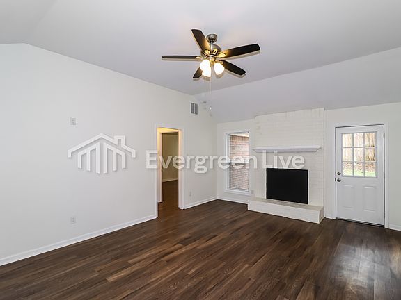 3rd image of 6935 Lagrange Cir N