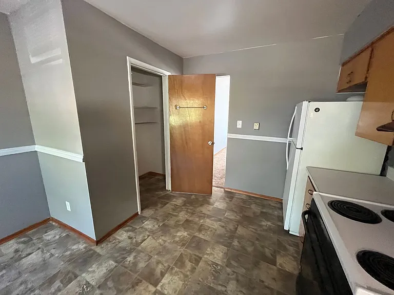 410 W Mather St — Photo 2