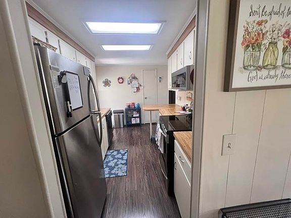 3rd image of 8531 Crown Dr #276