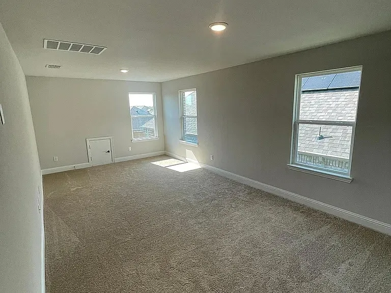 136 Glenwood Dr — Photo 14
