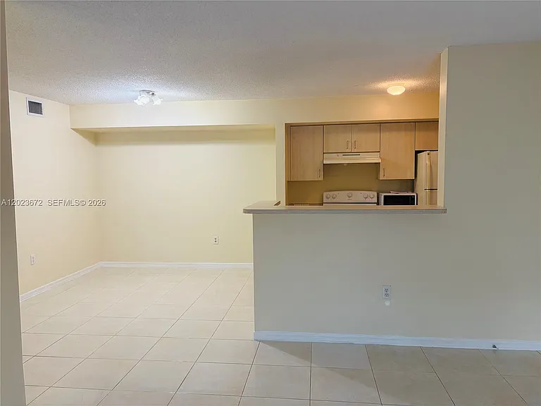 631 SW 111th Ln #205 — Photo 6