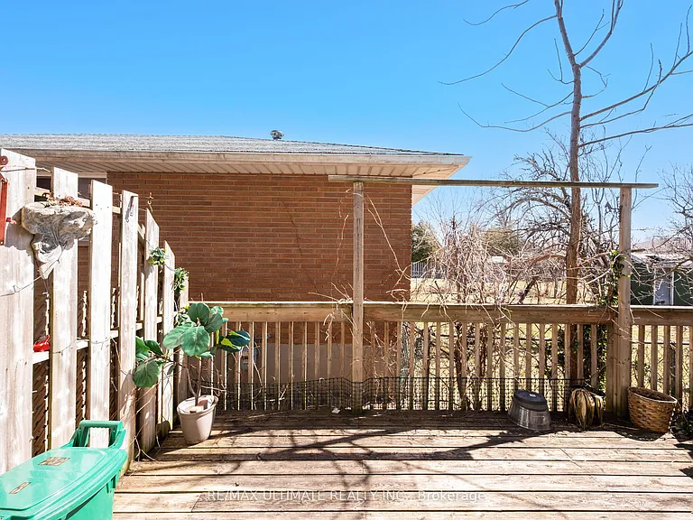 252 Bertie St #E — Photo 28
