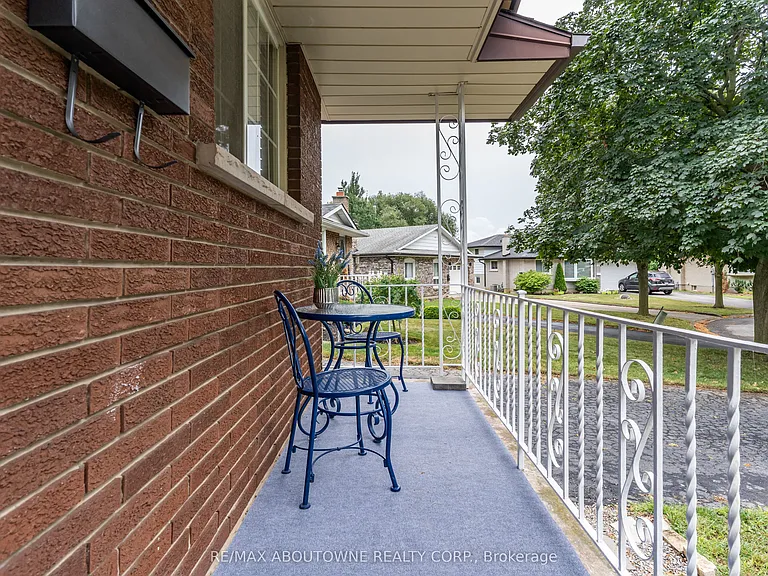19 Friars Ct — Photo 4