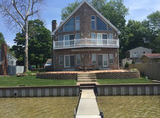 7162 N Canal St, New Carlisle, IN 46552