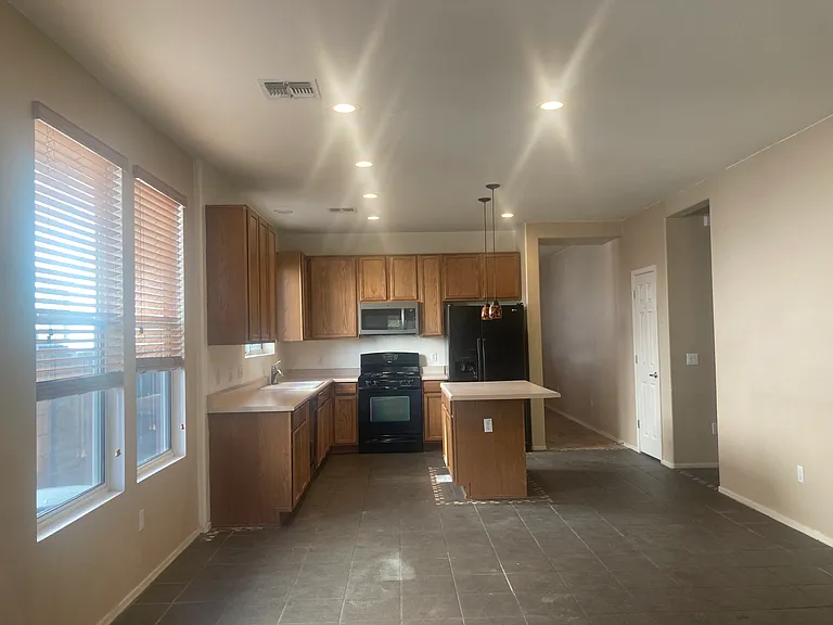 494 W Vuelta Friso — Photo 2