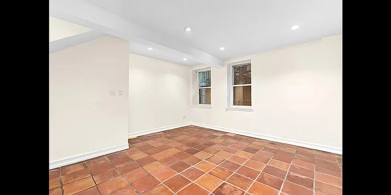 Rented by OGI Management | media 4