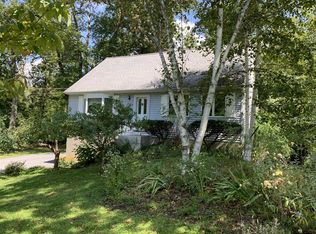 32 Pippin Ln, Wappingers Falls, NY 12590