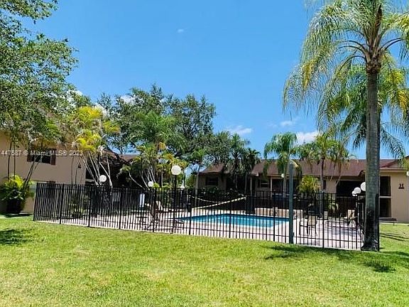 4th image of 11267 SW 88th St #102J