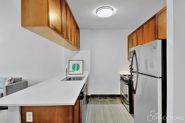 Rented by City Connections Realty | media 17
