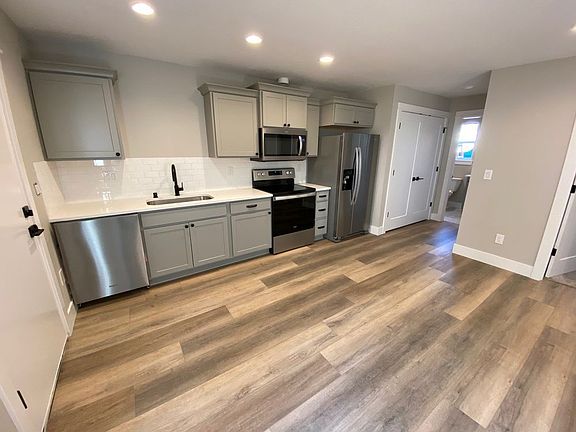 3rd image of 3405 Kauffman Ave