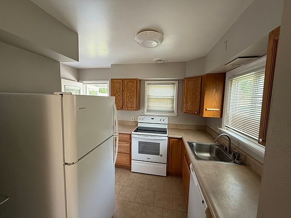 3rd image of 149 Avondale Ave