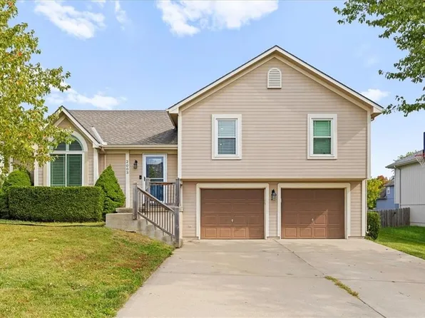 2003 NW Elmwood Dr, Grain Valley, MO 64029