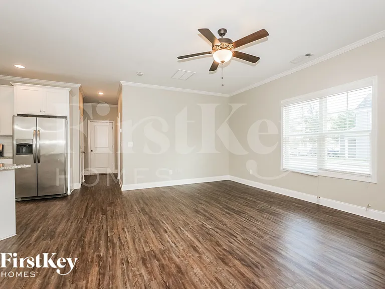 22F E Newnan Rd — Photo 5
