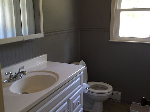 3rd image of 227 Southwoods Dr