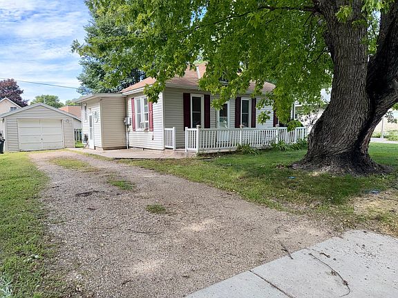 2nd image of 1218 7 1/2 St SW