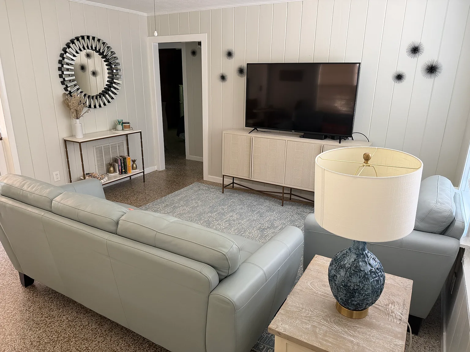 2 bed, 775 sqft, $2,600 — Photo 2