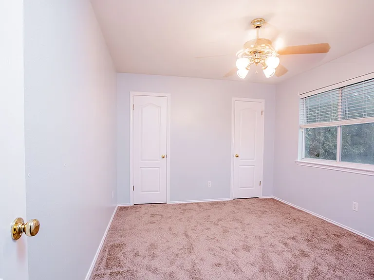 115 Brazos Ln — Photo 19