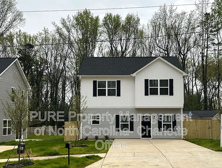 2649 Hemphill St — Photo 2