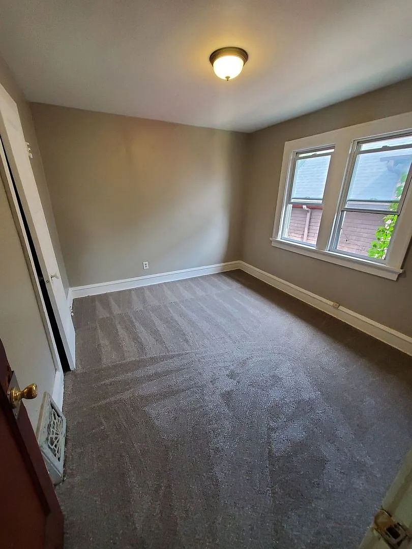 3276 N 44th St. (Duplex) — Photo 4