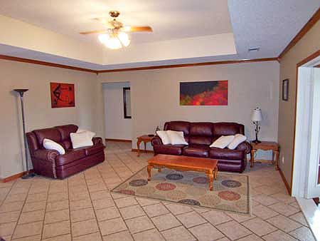 4th image of 504 Riverbend Cv