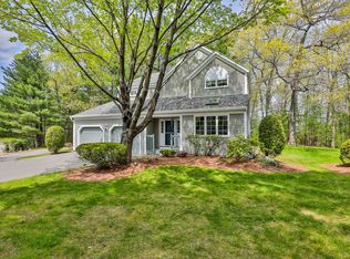 101 Ledgewood Hills Dr, Nashua, NH 03062