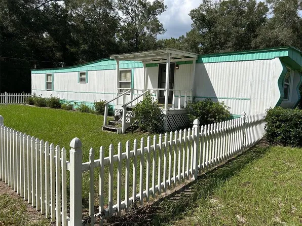 8232 Swan Lake Rd, Melrose, FL 32666